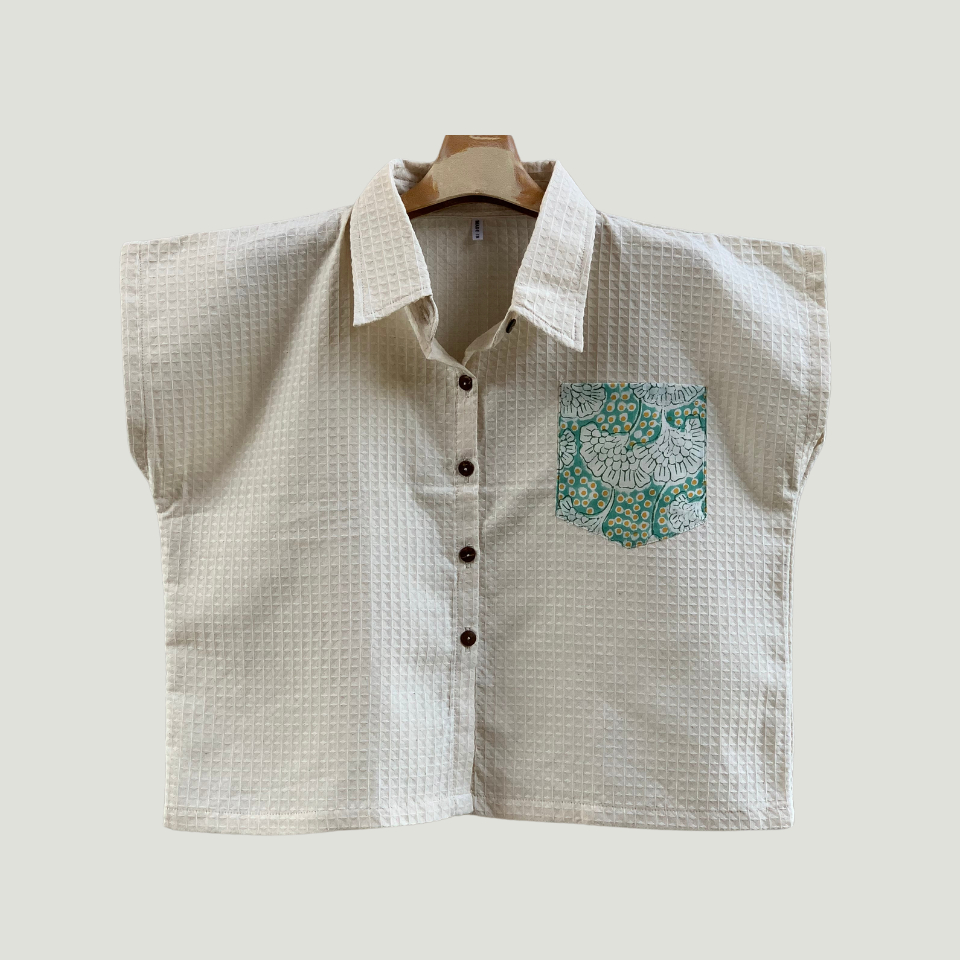เสื้อผ้าฝ้ายคอเชิ้ตแขนกุด ทรงครอปตัวสั้นน่ารักสวยสมวัย สไตล์ y2k ขนาดฟรีรอบอก 44 นิ้ว