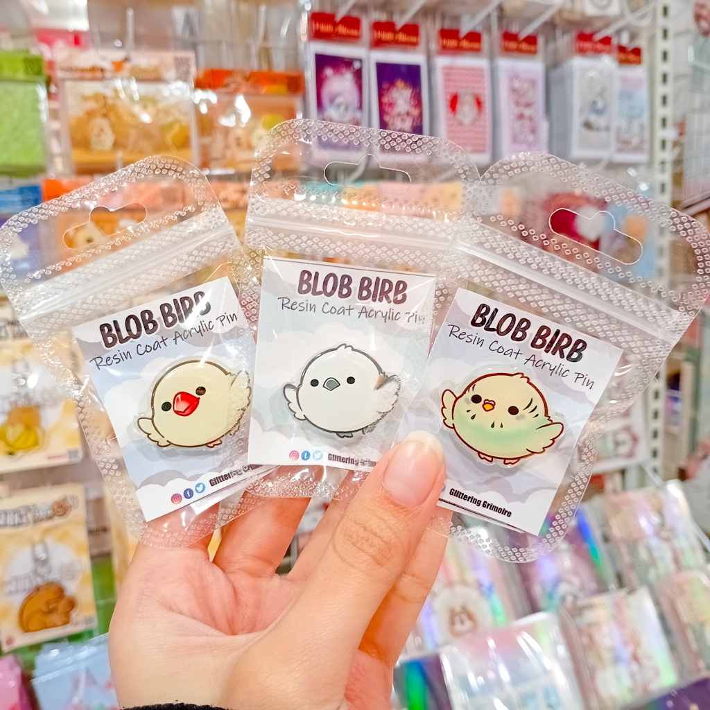 เข็มกลัดลาย BLOBBIRB  GLITTERING BLOBBIRB PIN [Glittering Grimoire  / Sparrow]