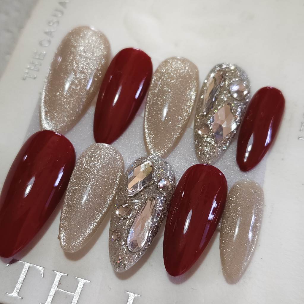 เล็บปลอมเจลแท้100% สีแดงโซจึ้ง♥️แถมฟรีกาว+ตะไบ♥️เปลี่ยนทรงเล็บฟรี♥️Snailshopเล็บปลอมสำเร็จรูป