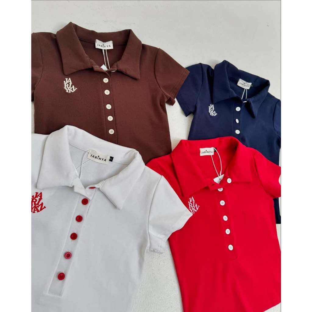 𝐉 𝐚 𝐫 𝐢 𝐧 𝐲 𝐚 (จริญญา) เสื้อครอปแขนสั้นปักแต่งกระดุม