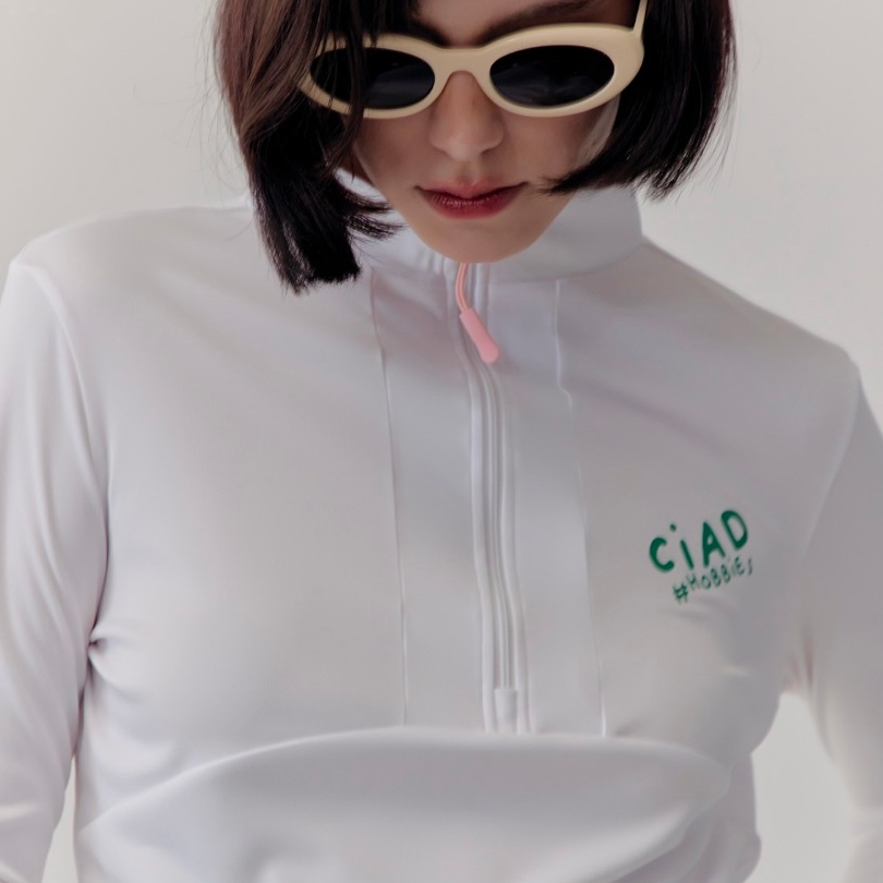 White UV golf top เสื้อกัน UV สำหรับเล่นกีฬา