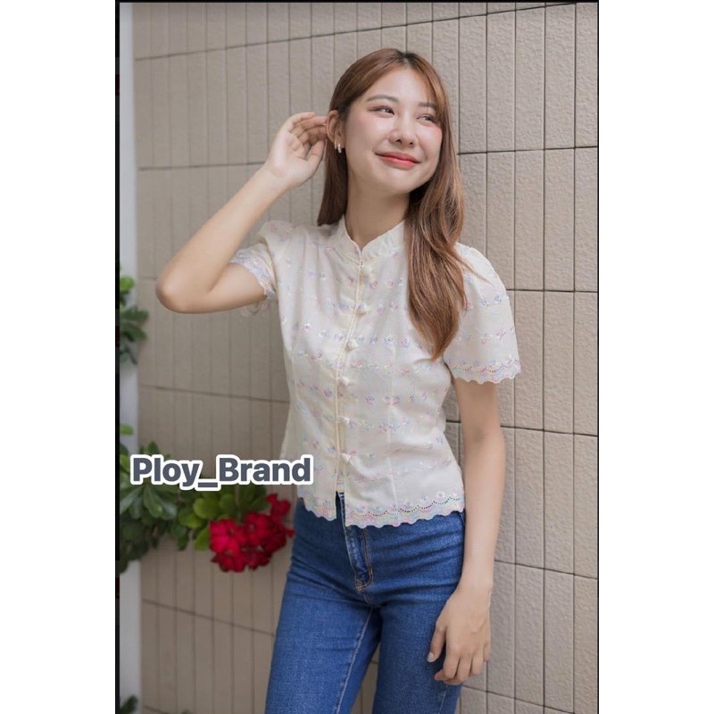 เสื้อลูกไม้ผกากรองรุ้ง