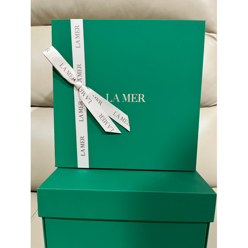 กล่องเครื่องสำอาง La Mer ขนาดประมาณ 20x20x12 cm.