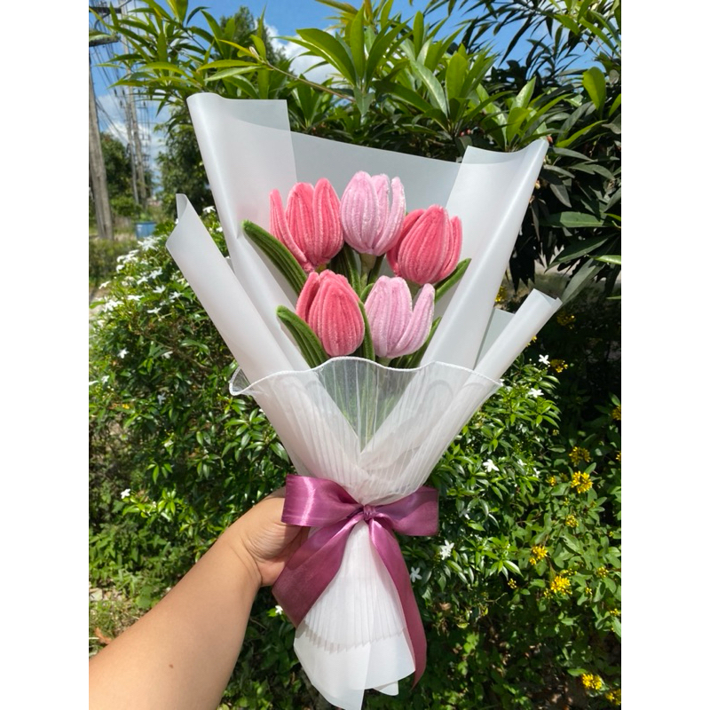 ช่อทิวลิปลวดกำมะหยี่ ของขวัญแสดงความยินดี รับปริญญา
