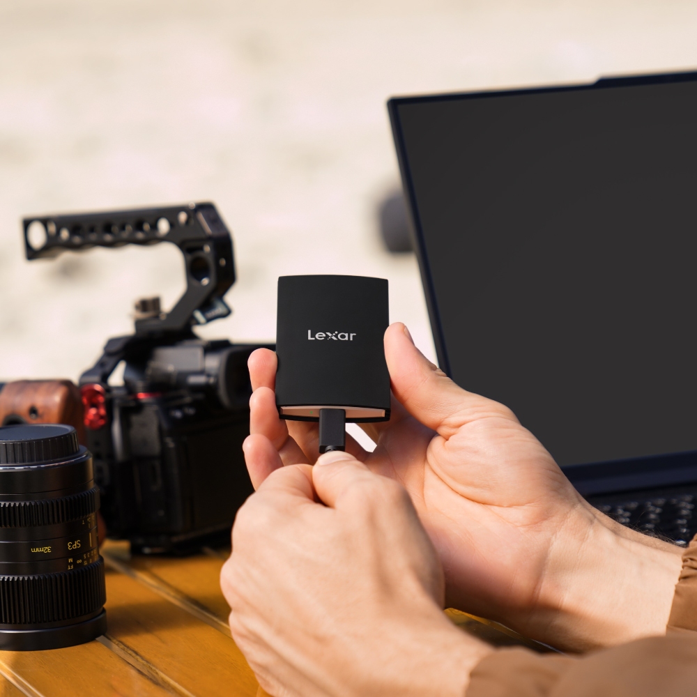 Lexar ARMOR 700 Portable SSD 4TB (เอสเอสดีพกพา) USB 3.2 Gen2x2 Read 2000MB/s Write 2000MB/s (LAR700X004T-RNBNG)