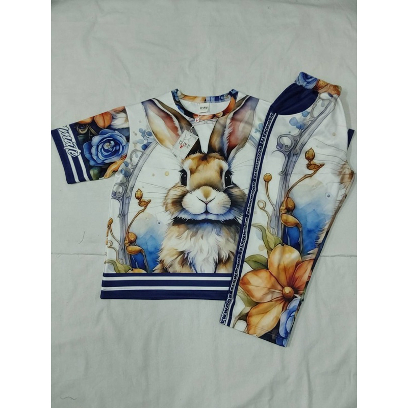 ชุดเซ็ท เสื้อแขนสั้น + กางเกง ขา 9 ส่วน ผ้าสกูบ้า ขนาดฟรีไซส์ มีหลายแบบให้เลือก