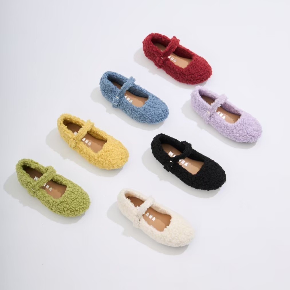 (รุ่น ไคลี่เด็ก) - Wila shoes🔥SHOPEE VDO ลด100฿🔥 รองเท้าเด็ก ทรงแมรี่เจนขนปุย ส้นแบน หัวมน นุ่มมาก กดสั่งได้เลยค่ะ