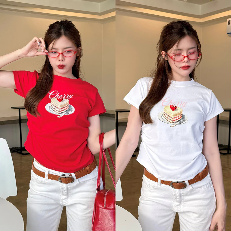 🌈SpinnyHouse🌈เสื้อยืดคอกลมแขนสั้น ผ้ายืดยูนิ แต่งจั๊มข้าง สกรีนลายเค้กน่ารัก 🎀สาวอวบใส่ได้ รุ่น จั๊มข้างเค้ก