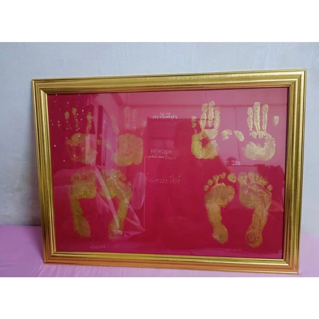 กรอบรูปแต่งบ้าน ใส่ภาพมือ +เท้าพ่อแม่สีขาว สีดำ สีโอ๊ค สีไม้ ขนาดภาพ 52x77 cm พร้อมแผ่นอะคริลิคใส +หูแขวนผนังและสริงแขวน