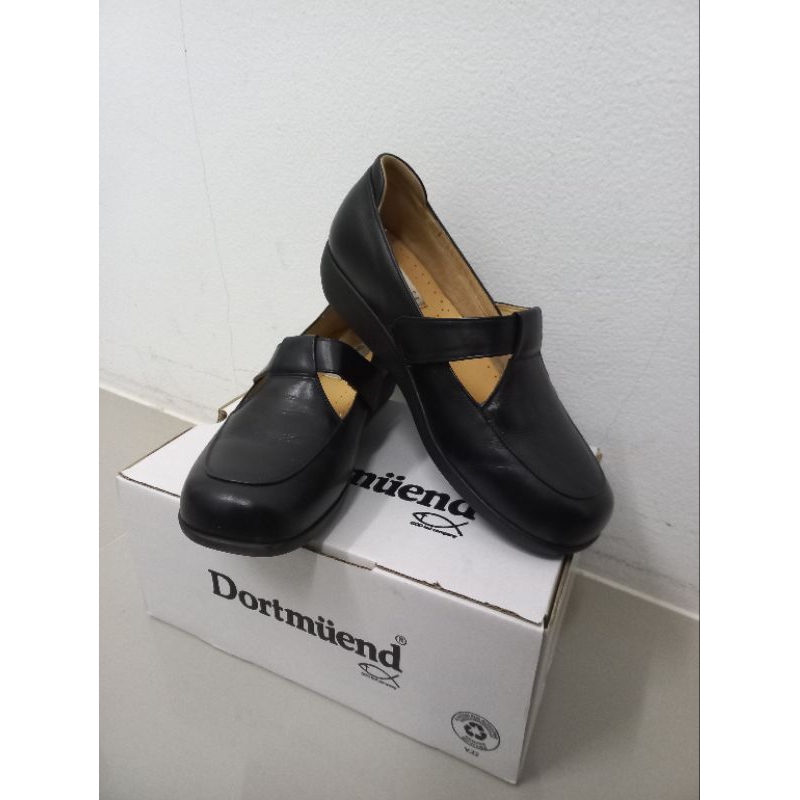 Dortmuend รองเท้ามือสอง Size40 *ใส่แค่ 1 ครั้ง*
