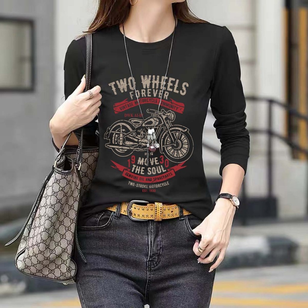 TL-1077 เสื้อยืดแขนยาว ใส่แบบพอดีตัวน่ารักมาก รุ่นนี้มี2สีให้เลือกค่ะ ขายดีตามเทรนต์ ใส่ได้ทั้งหญิงและชาย