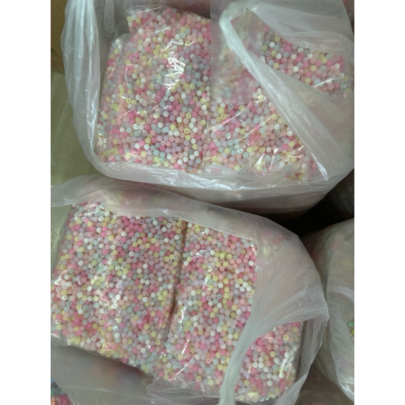 ลูกปัดอะคริลิคกลมมีรูร้อยถุง500กรัมสินค้าdiy