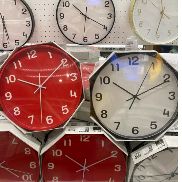 PLUTTIS นาฬิกาแขวนผนัง, มีให้เลือก 2 สี แดง หรือ ดำ, 28 ซม. by IKEA