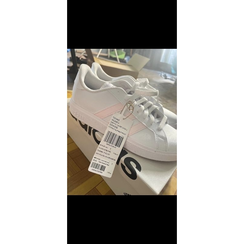 รองเท้าผู้หญิงAdidas