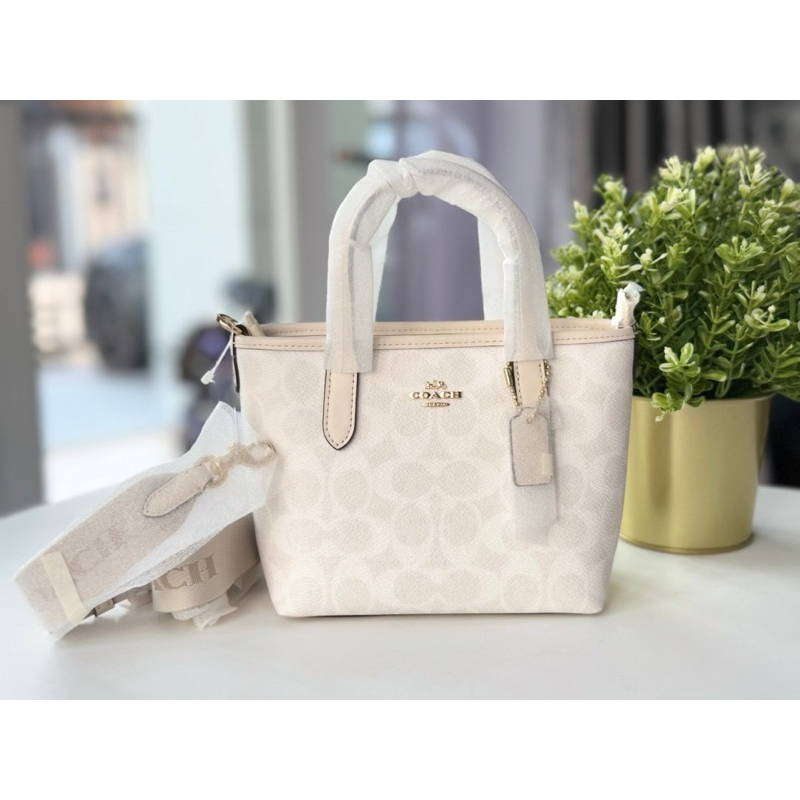 ✨ผ่อน0%✨ กระเป๋าสะพาย CW032 City Mini Tote Bag In Signature