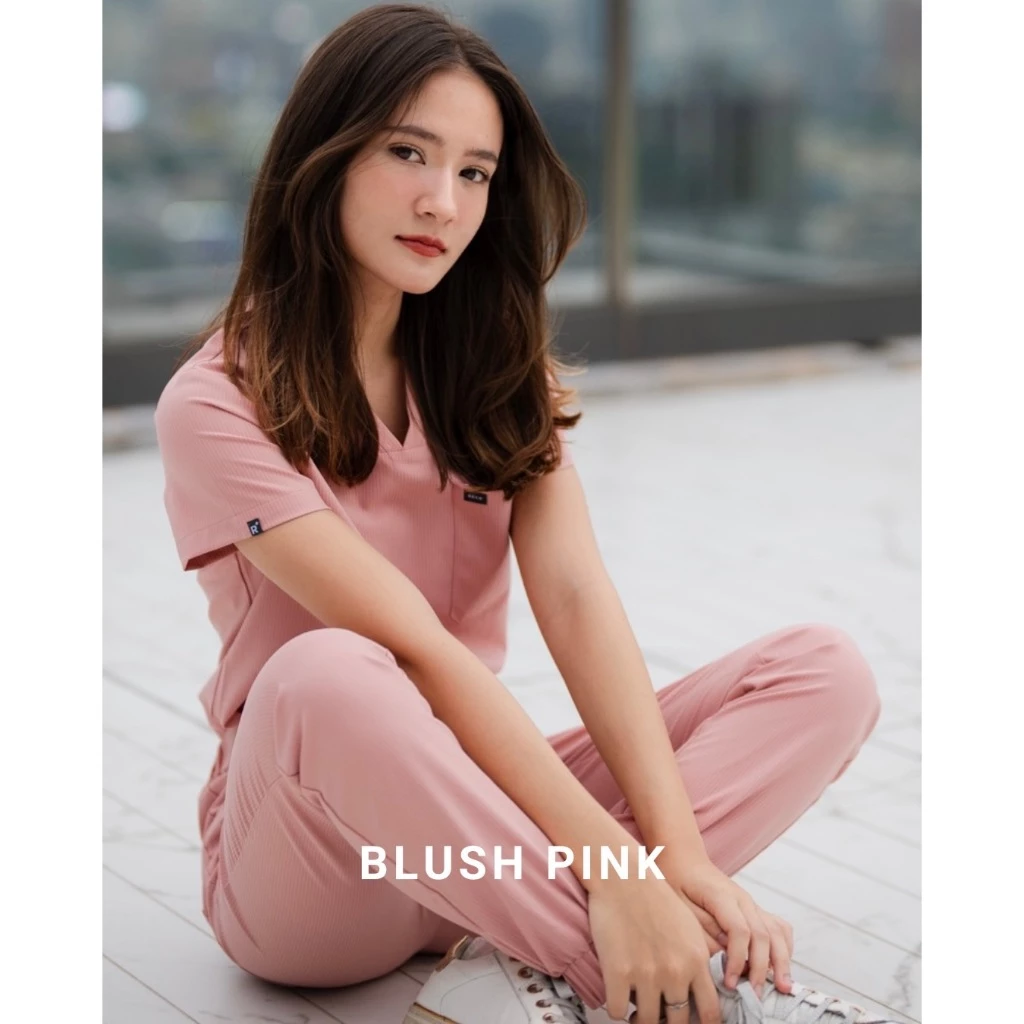 REKA SCRUBS - เสื้อคอวี สี BlushPink - MOTIF (ชุดสครับแพทย์ พยาบาล พร้อมปักชื่อ)