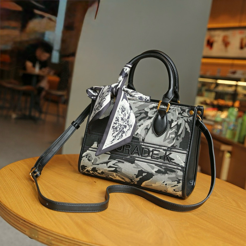 Purade (6003-13) Size M งานแบรนด์สัญชาติฮ่องกงหนังแท้ พร้อมส่งที่ไทย