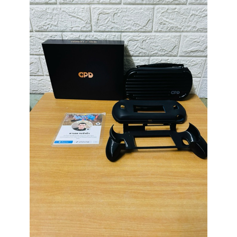 GPD  WIN4  สเปค  CPU 7840U  RAM 32GB SSD 2TB มือสอง