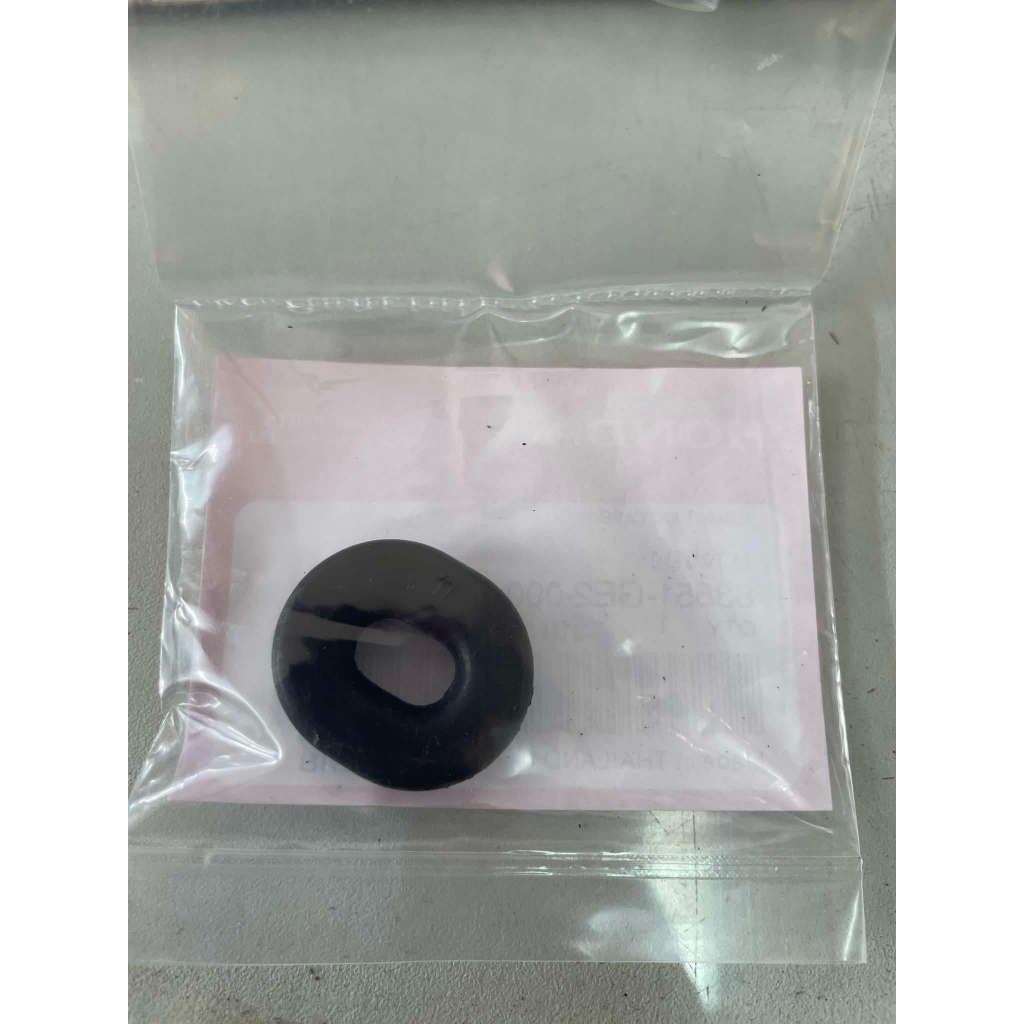 ยางรอง สำหรับรุ่น Wave110i อะไหล่แท้เบิกศูนย์ 83551-GE2-000