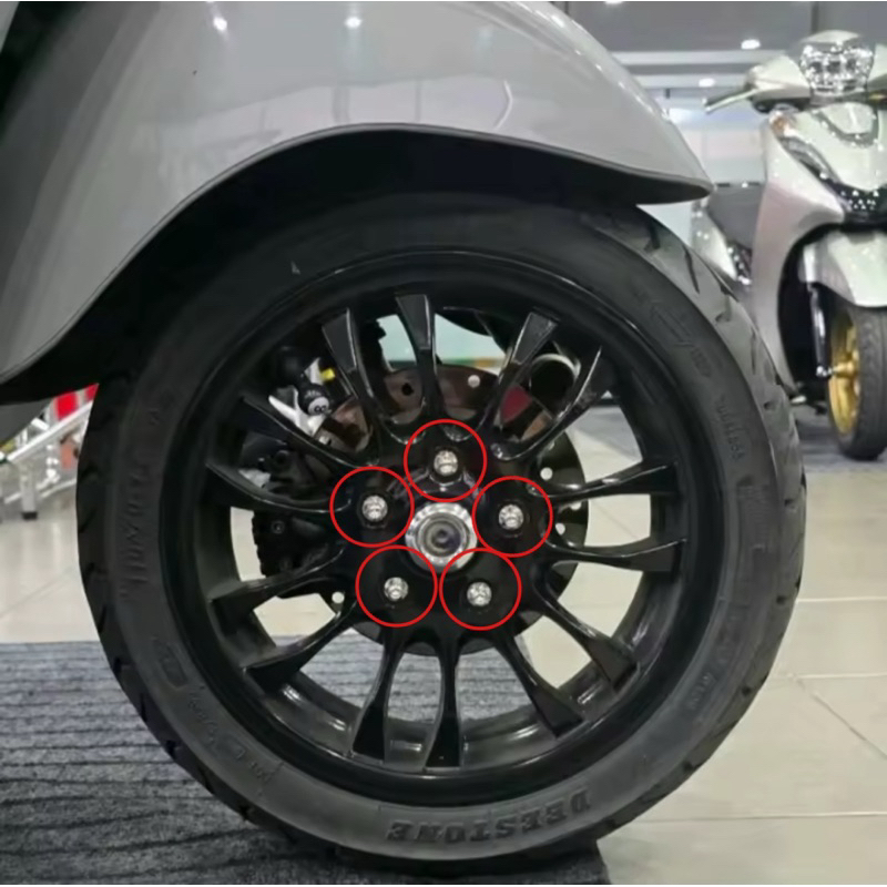 น็อตล้อ หน้าVespa 1ชุดมี5ตัว เป็นสแตนเลสแท้ เกรด304 มีหลายลาย หลายหัวให้เลือก