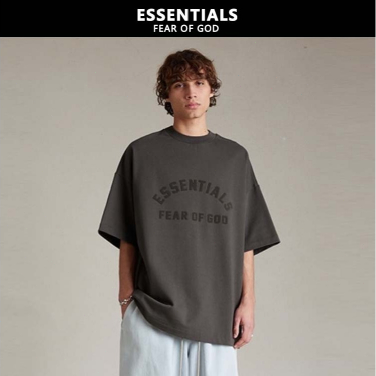 『ESSENTIALS』เสื้อ  Fear of God Essentials Heavy Tee โลโก้พิมพ์บนอก