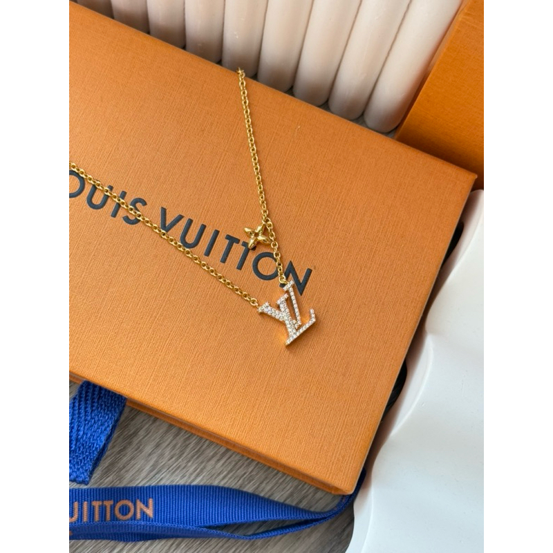 สร้อย lv iconic ออริ พร้อมกล่อง 🔥