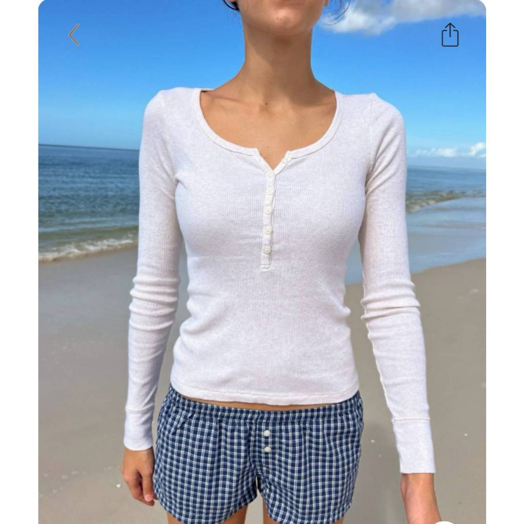 พร้อมส่งจากไทย Brandy Melville Zelly Ribbed Topเสื้อแขนยาวผ้าร่อง