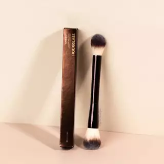 HOURGLASS แปรงแต่งหน้า VEIL POWDER BRUSH / AMBIENT LIGHTING EDIT BRUSH