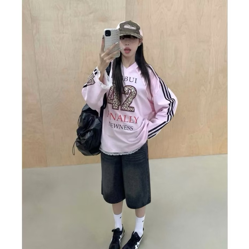 เสื้อแขนยาวทรง Oversize ดีเทลลายพิมพ์ตัวเลขลายเสือ งานHI Kimberry Store