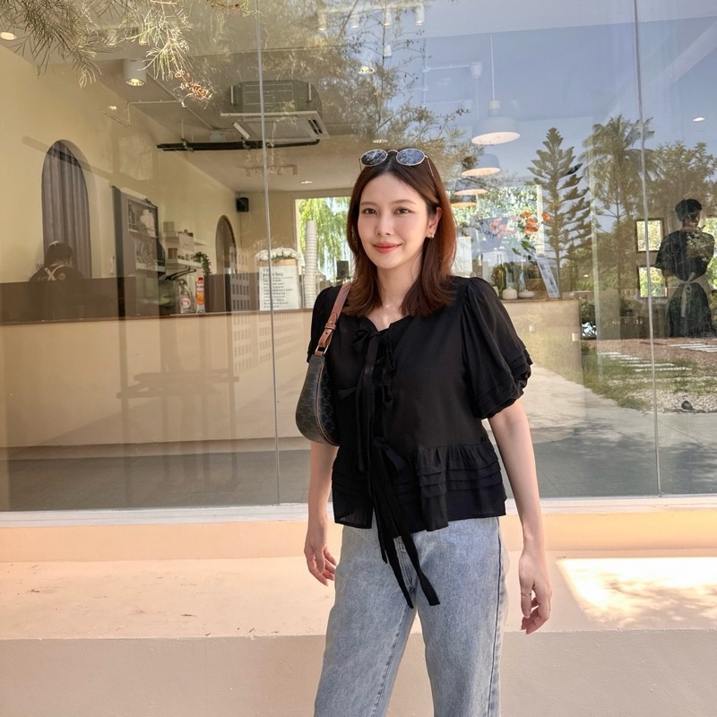 BAGEL BLOUSE เสื้อแพทเทิร์นน่ารัก ผ้าลินินเนื้อนิ่มทิ้งตัว ดีเทลผูกโบว์ด้านหน้า แขนพอง - รูปที่ 6