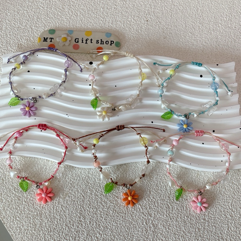 B033 สร้อยข้อมือเชือกเทียนจี้ดอกไม้