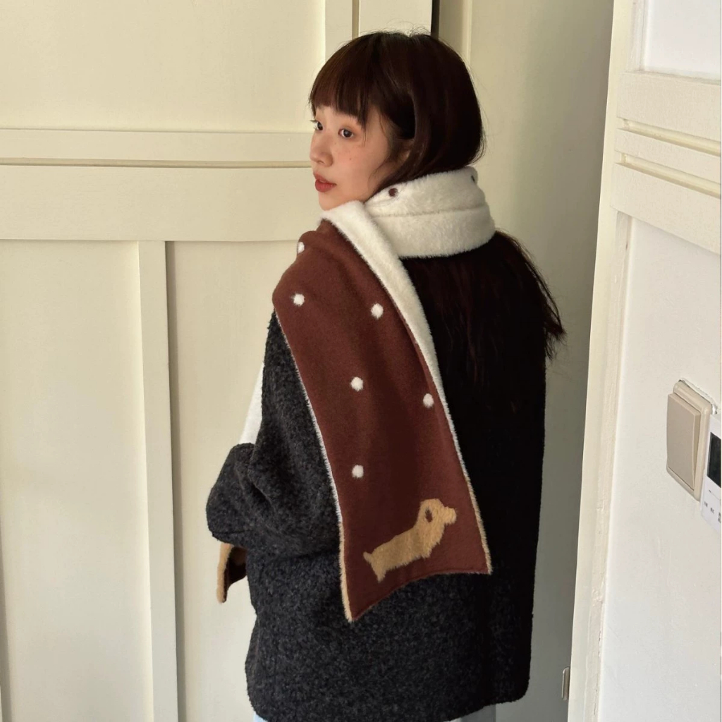 🌭พร้อมส่ง🌭 ผ้าพันคอสีน้ำตาล น้องหมาดัชชุน Dachshund Scraf ใช้ได้ 2ด้าน ผ้าดีหนานุ่ม แมชได้หลายแบบ - รูปที่ 6