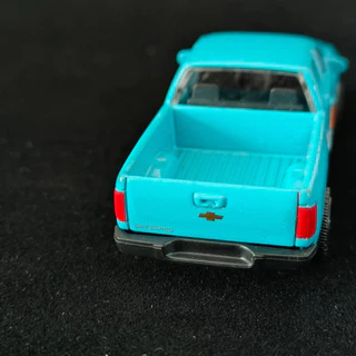โมเดลรถเหล็ก Majorette - Chevrolet silverado ECH 1/71 รถกระบะ ยาว 8cm. ไม่มีแพ็ค