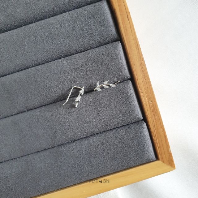 Leaf hook diamond earrings