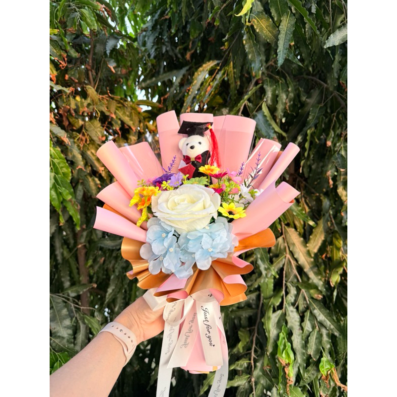 ของขวัญบัณฑิตน้อย ช่อดอกไม้ธนบัตร ช่อดอกไม้ใส่เงิน ใส่ธนบัตรได้ทุกขนาด มี5ใบ(ราคาช่อเปล่าไม่รวมธนบัตร) - รูปที่ 3