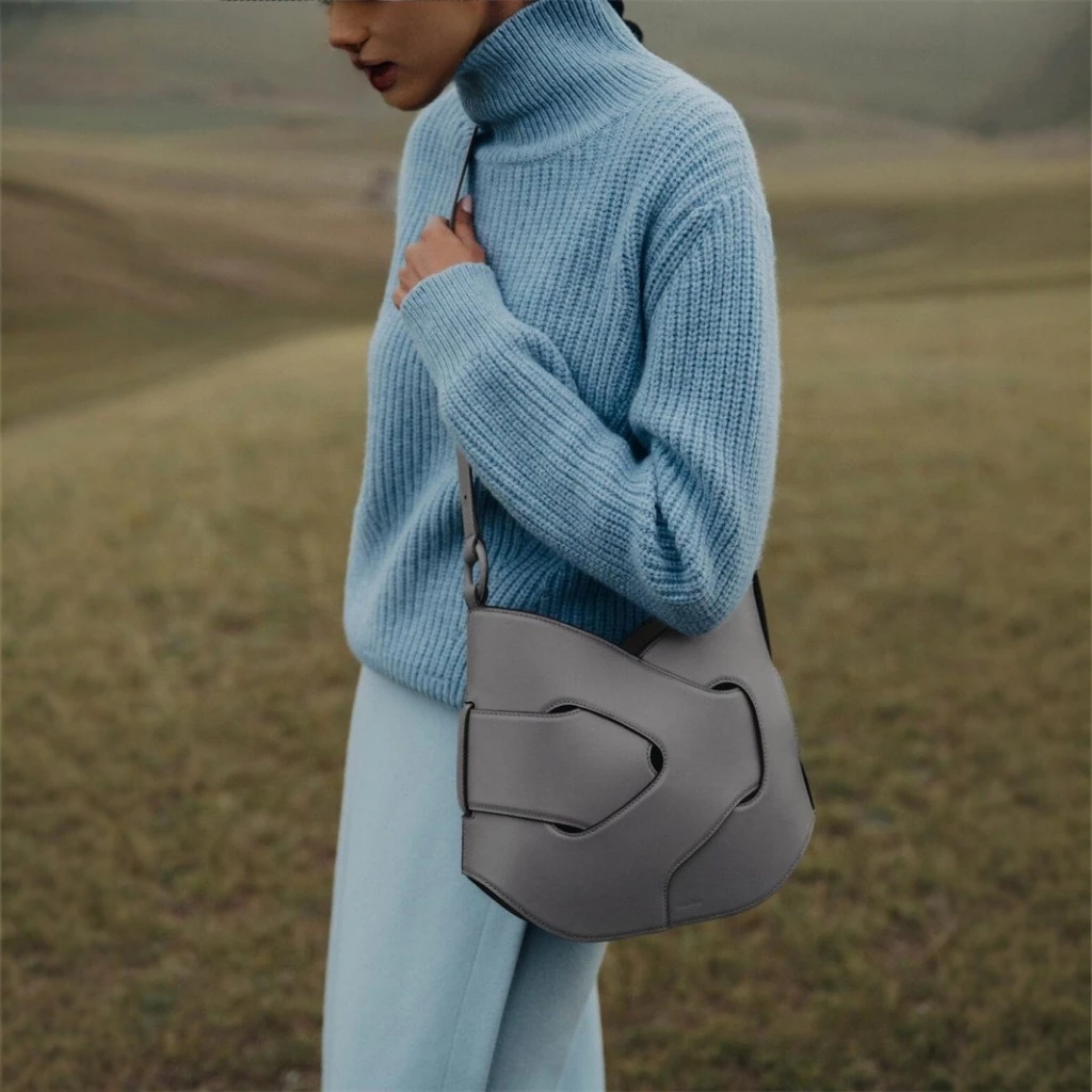 「ของแท้ 100 %」Polene Nodde Hobo Bag กระเป๋าถือ กระเป๋าสะพายข้าง