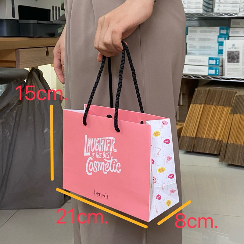 ถุงกระดาษแบรนด์เนมแท้💯💯lyn, Jaspal,Amezon Starbucks, Uniqlo,charles&keith,central,themall,ไซส์S-M-L-