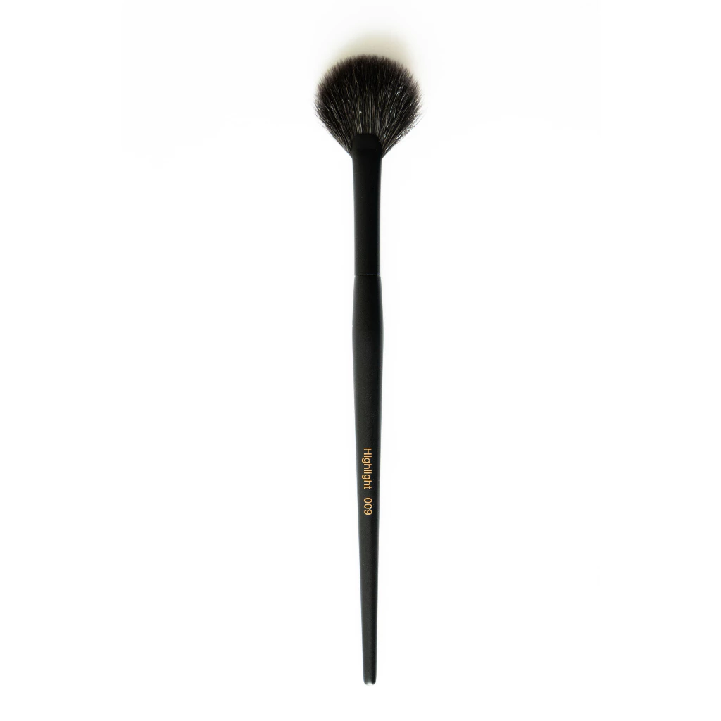 009 Highlight Brush – แปรงไฮไลท์ขนแพะแท้ พรีเมียม นุ่ม ฟุ้ง เบลนด์ง่าย!