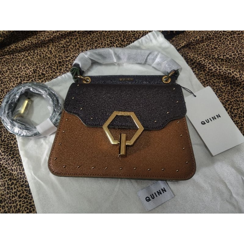 กระเป๋าสะพายข้าง QUINN มือ1