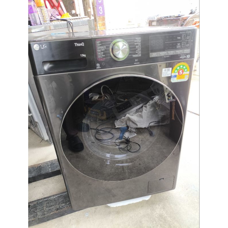 เครื่องซักผ้าฝาหน้า LG 13 kg เกรดบีมือสองมีตำหนิใช้งานน้อย  รุ่น FV1413S2BA (ไม่มีประกันศูนย์) รุ่นใ