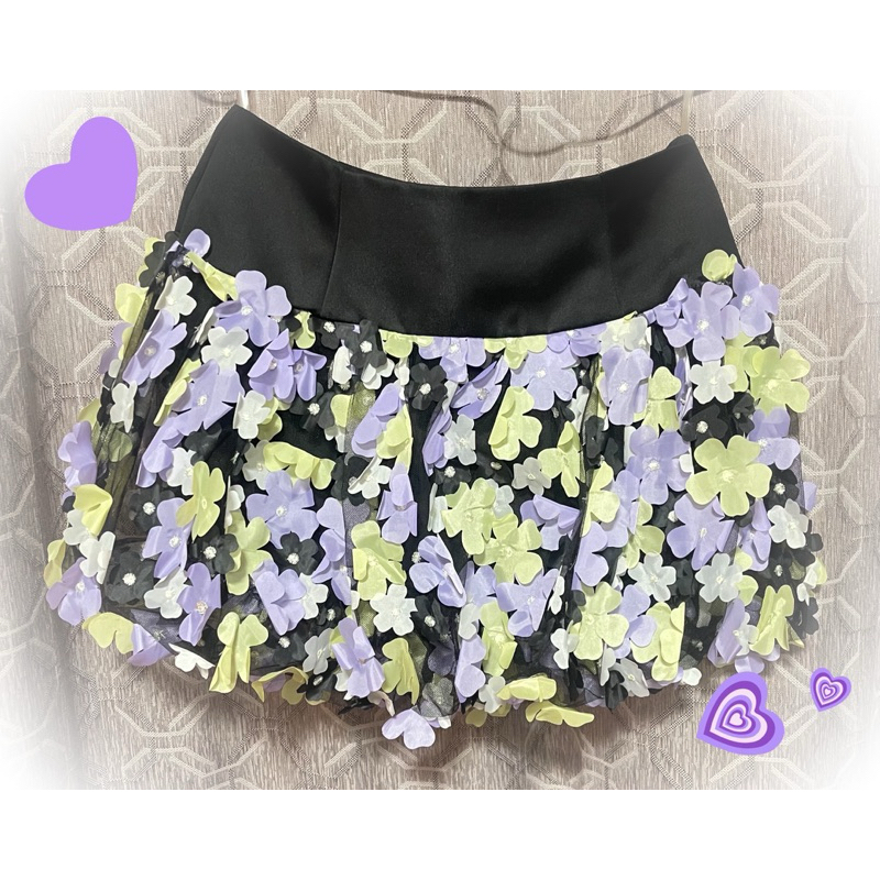 กระโปรงสั้นทรงบอลลูน