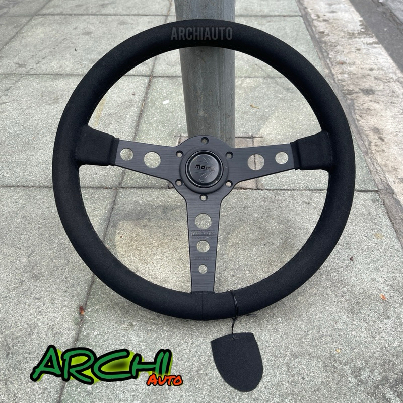 MOMO steering wheel BLACK Edition พวงมาลัยแต่ง ขนาด 13.5“ นิ้ว ยก 1.5“ รุ่นหนังกลับ