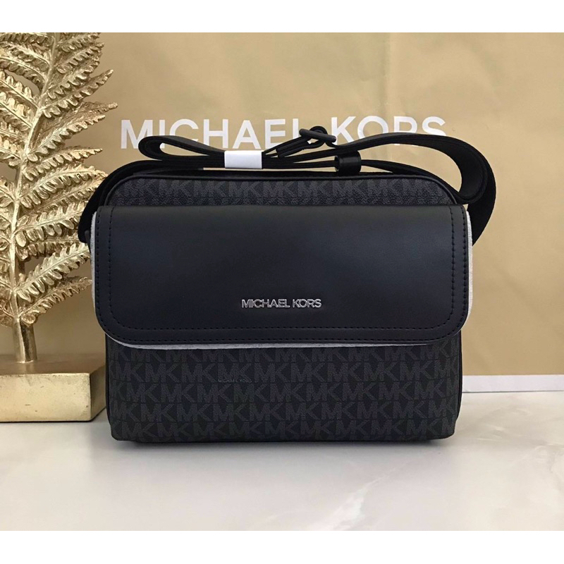 🎀 (สด-ผ่อน) กระเป๋าสะพายชาย 37F4LCOM1B 37U0SCOM0B เอ็มแค Cooper Flap Camera Logo Camera Bag In Black