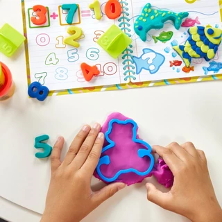 PLAY-DOH SCHOOL ACTIVITIES SET
