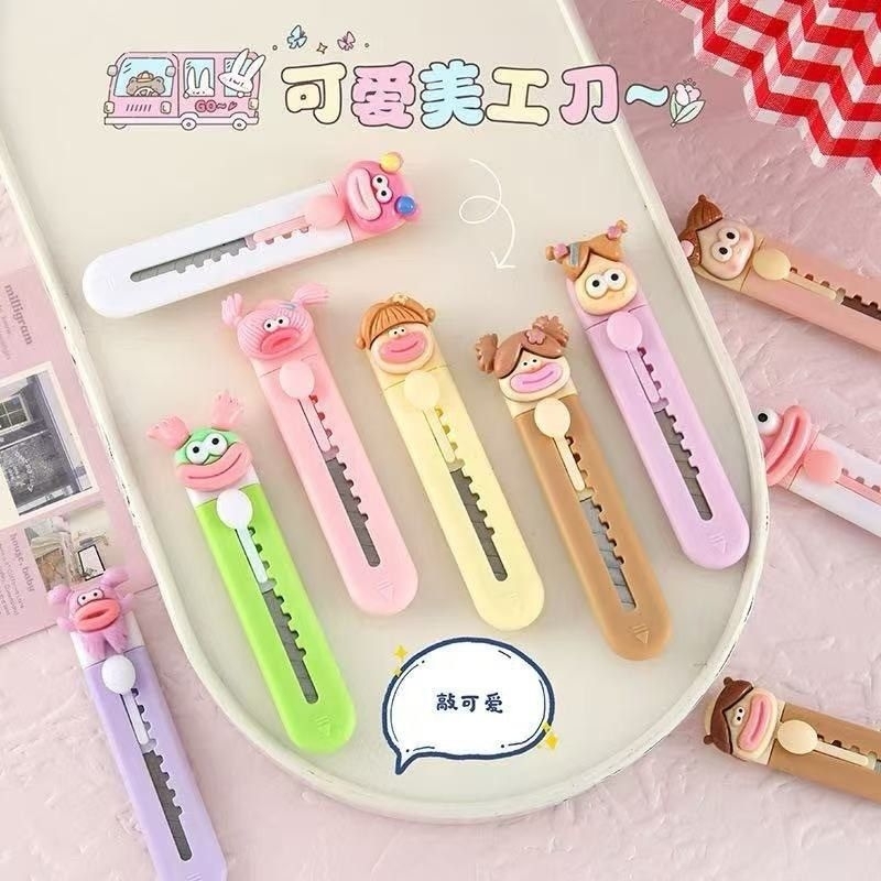 คัตเตอร์ คัตเตอร์จิ๋วแบบพกพา คมงานดี มีหลากหลายลายให้เลือก