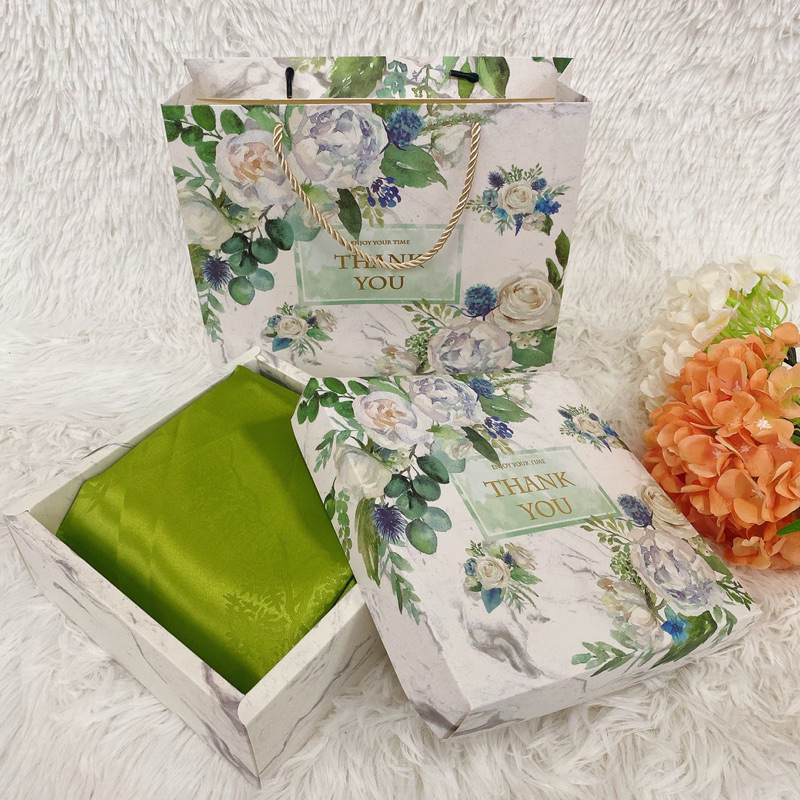 ชุดรับไหว้ ผ้าแพร 5ฟุต (คละสี) พร้อมกล่อง+ถุง