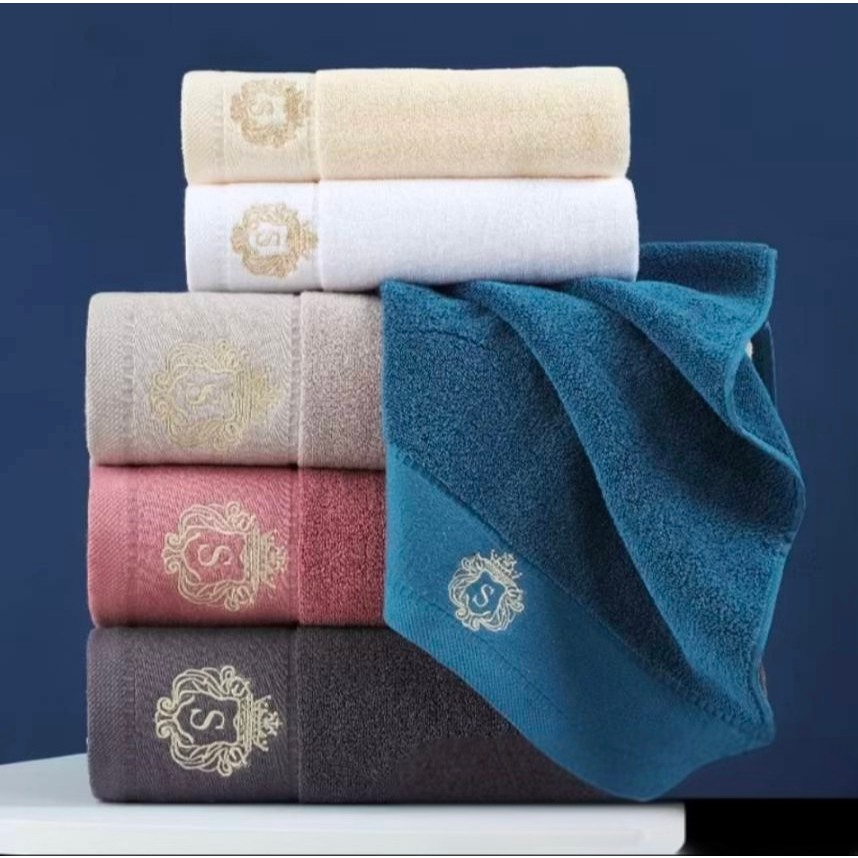 ผ้าเช็ดตัวไซส์ใหญ่พิเศษ โลโก้สีทอง ผ้าCotton 100% ขนาด90*160 Cm ไซส์กลางขนาด70*140 Cm  ซับน้ำดี ขนไม่หลุด ผ้าหนานุ่มสบาย