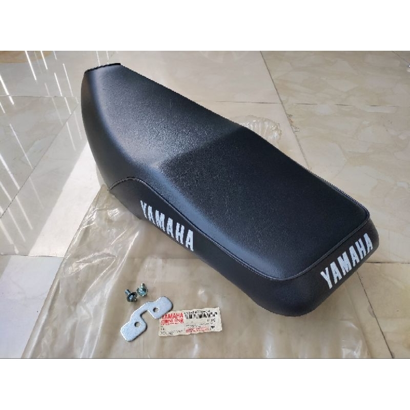 เบาะ Mate111  Y111 แท้ศูนย์ หายาก สภาพสวยๆสมบูรณ์มากๆ รหัสพาร์ท 4NR-F4730-10