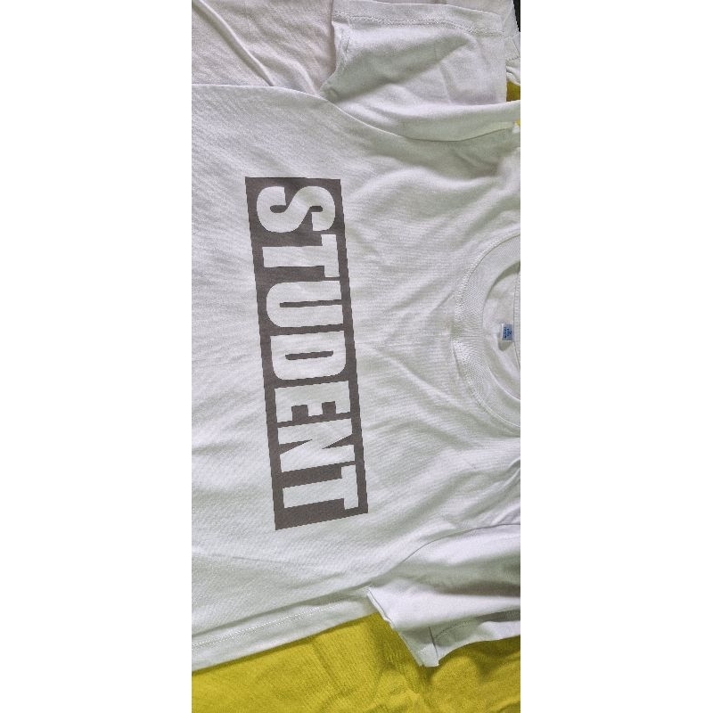 เสื้อยืด STUDENT จากการ์ตูนเรื่อง Sakamoto Days ใส่เท่ห์ๆเลยมี 2 สี สีขาว กับ สีเหลือง - รูปที่ 3