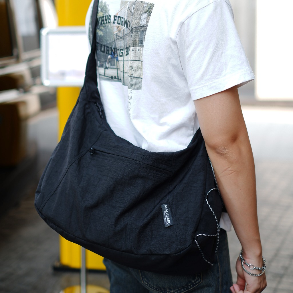Malabaru ‘CHUCK‘ Crossbody Bag กระเป๋าผ้าไนลอน สะพาย